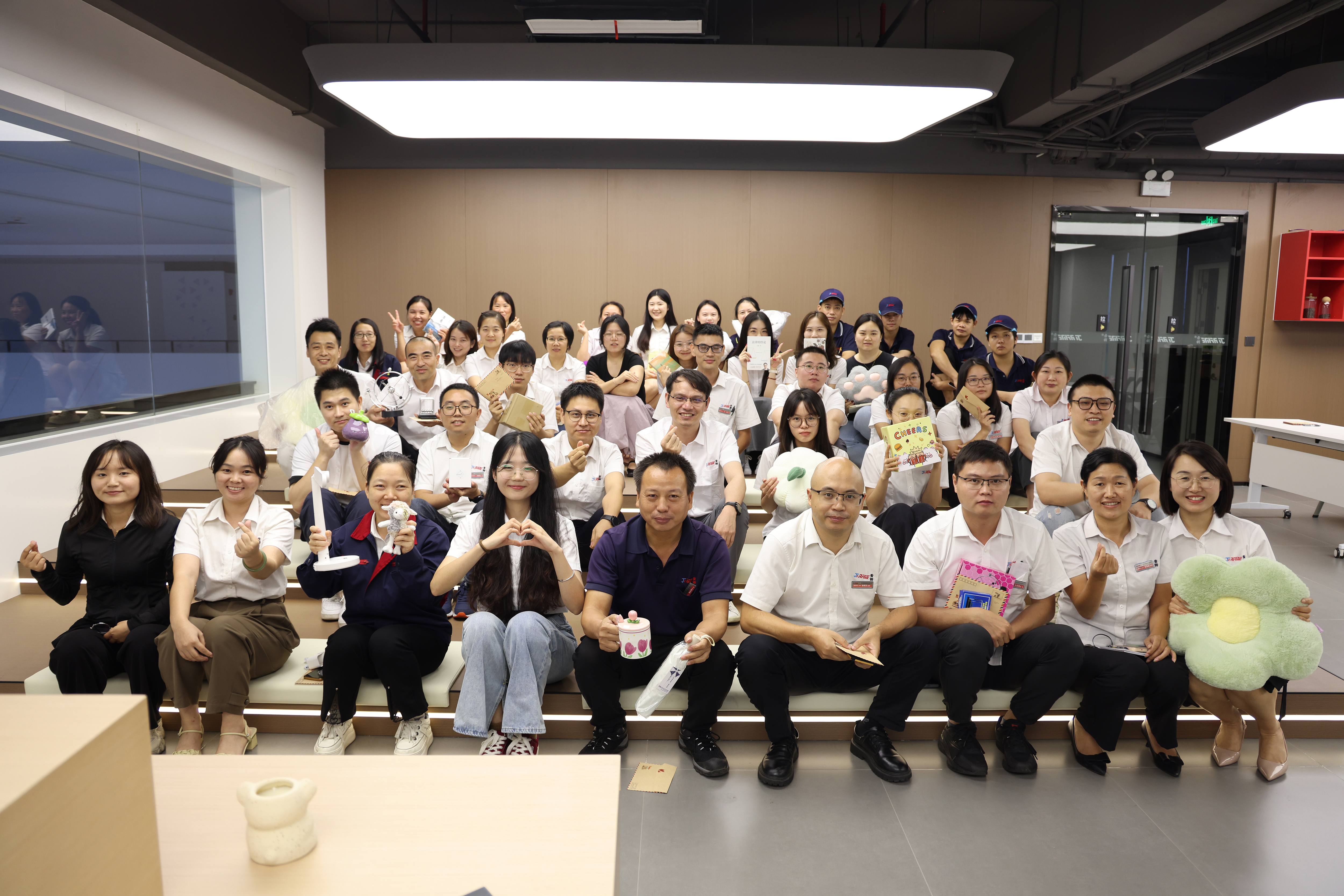 1725240360633487.jpg 1C6A5990.JPG