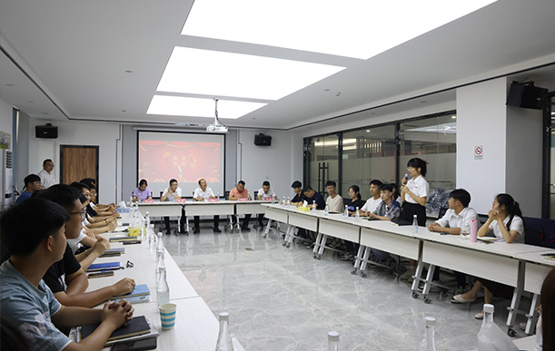 喬”見未來，頂“鋒”相會